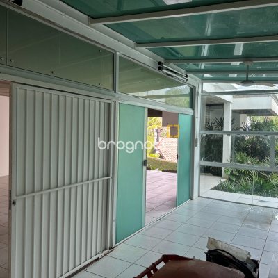 Casa com 736m², 6 quartos (sendo 4 suítes), 4 garagens, no bairro Lagoa da Conceição em Florianópolis