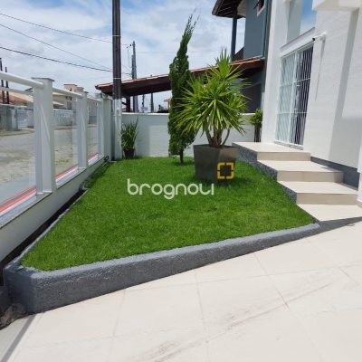 Casa com 321m², 4 quartos (sendo 1 suíte), 4 garagens, no bairro Carianos em Florianópolis