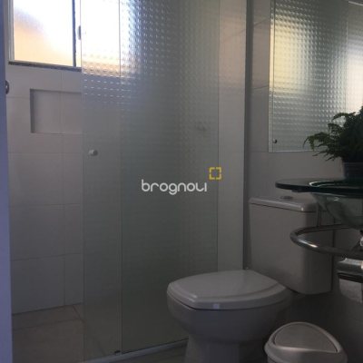 Casa com 321m², 4 quartos (sendo 1 suíte), 4 garagens, no bairro Carianos em Florianópolis