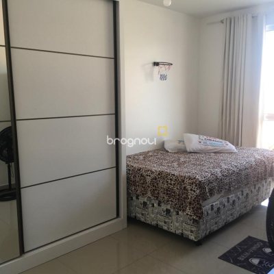 Casa com 321m², 4 quartos (sendo 1 suíte), 4 garagens, no bairro Carianos em Florianópolis