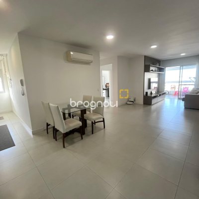 Apartamento com 127m², 3 quartos (sendo 3 suítes), 2 garagens, no bairro Kobrasol em São José