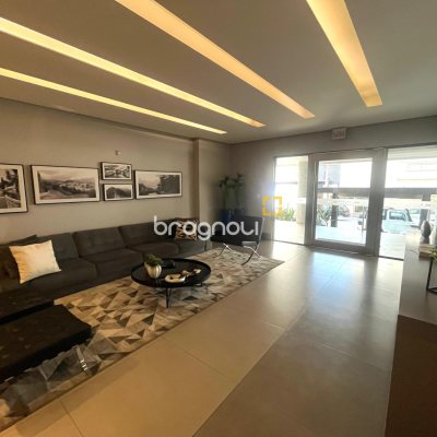 Apartamento com 127m², 3 quartos (sendo 3 suítes), 2 garagens, no bairro Kobrasol em São José