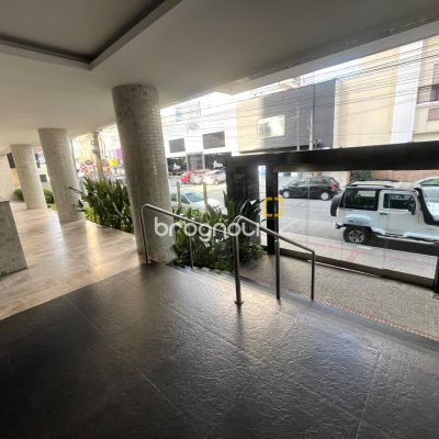 Apartamento com 127m², 3 quartos (sendo 3 suítes), 2 garagens, no bairro Kobrasol em São José