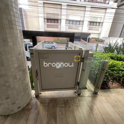 Apartamento com 127m², 3 quartos (sendo 3 suítes), 2 garagens, no bairro Kobrasol em São José