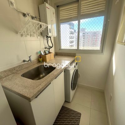 Apartamento com 127m², 3 quartos (sendo 3 suítes), 2 garagens, no bairro Kobrasol em São José