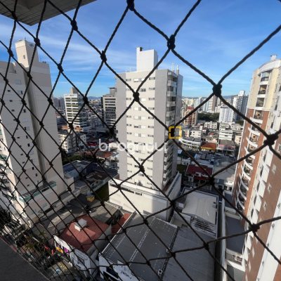 Apartamento com 127m², 3 quartos (sendo 3 suítes), 2 garagens, no bairro Kobrasol em São José