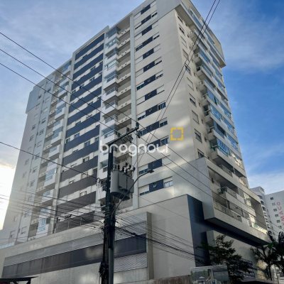 Apartamento com 127m², 3 quartos (sendo 3 suítes), 2 garagens, no bairro Kobrasol em São José