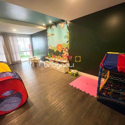 Apartamento com 127m², 3 quartos (sendo 3 suítes), 2 garagens, no bairro Kobrasol em São José
