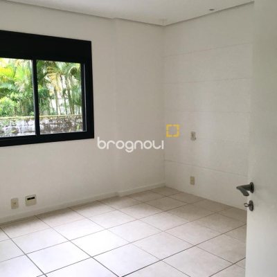 Apartamento com 100m², 3 quartos (sendo 1 suíte), 1 garagem, no bairro Centro em Florianópolis