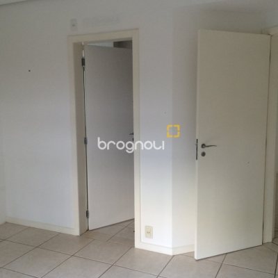 Apartamento com 100m², 3 quartos (sendo 1 suíte), 1 garagem, no bairro Centro em Florianópolis