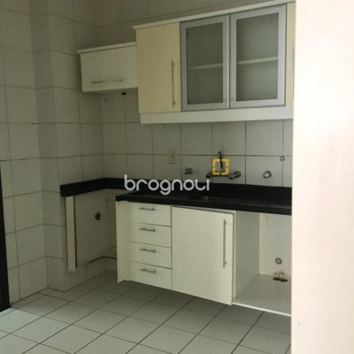 Apartamento com 100m², 3 quartos (sendo 1 suíte), 1 garagem, no bairro Centro em Florianópolis
