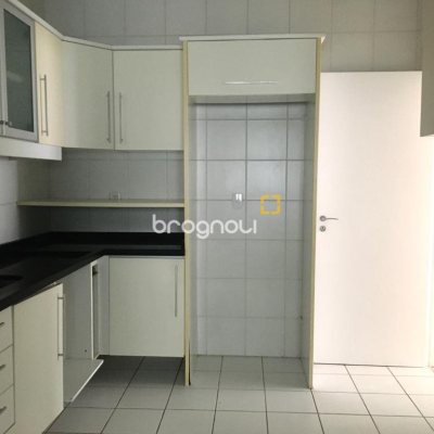 Apartamento com 100m², 3 quartos (sendo 1 suíte), 1 garagem, no bairro Centro em Florianópolis