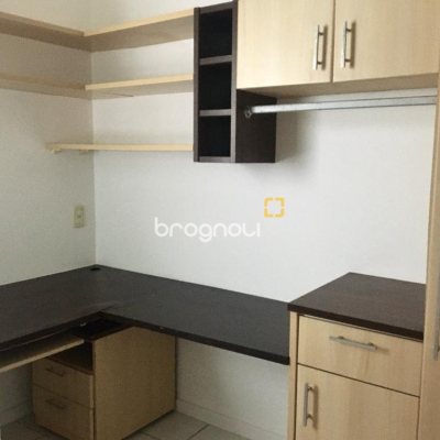 Apartamento com 100m², 3 quartos (sendo 1 suíte), 1 garagem, no bairro Centro em Florianópolis