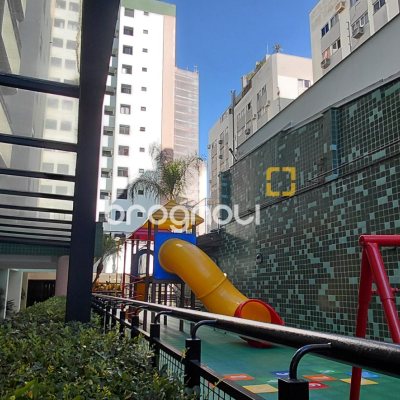Apartamento com 100m², 3 quartos (sendo 1 suíte), 1 garagem, no bairro Centro em Florianópolis