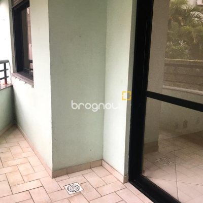 Apartamento com 100m², 3 quartos (sendo 1 suíte), 1 garagem, no bairro Centro em Florianópolis