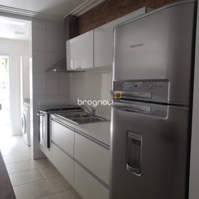 Apartamento com 76m², 2 quartos (sendo 1 suíte), 1 garagem, no bairro Jurerê Internacional em Florianópolis