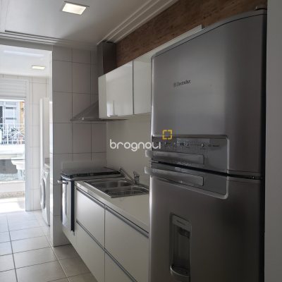 Apartamento com 76m², 2 quartos (sendo 1 suíte), 1 garagem, no bairro Jurerê Internacional em Florianópolis