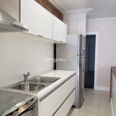 Apartamento com 76m², 2 quartos (sendo 1 suíte), 1 garagem, no bairro Jurerê Internacional em Florianópolis