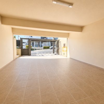 Casa com 400m², 5 quartos (sendo 1 suíte), 4 garagens, no bairro Canto em Florianópolis