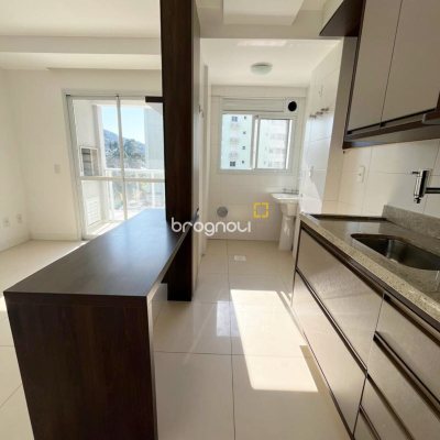 Apartamento com 39m², 1 quarto, 1 garagem, no bairro Trindade em Florianópolis