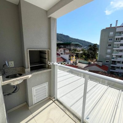 Apartamento com 39m², 1 quarto, 1 garagem, no bairro Trindade em Florianópolis