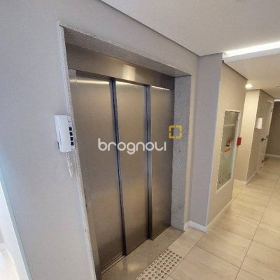 Apartamento com 39m², 1 quarto, 1 garagem, no bairro Trindade em Florianópolis