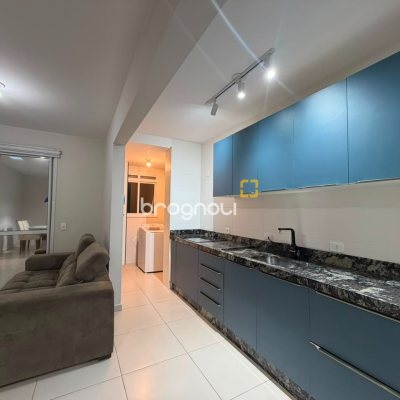Apartamento com 67m², 2 quartos (sendo 1 suíte), 1 garagem, no bairro Praia de Fora em Palhoça