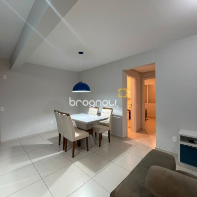 Apartamento com 67m², 2 quartos (sendo 1 suíte), 1 garagem, no bairro Praia de Fora em Palhoça