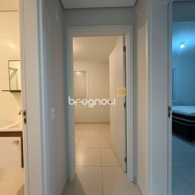 Apartamento com 67m², 2 quartos (sendo 1 suíte), 1 garagem, no bairro Praia de Fora em Palhoça