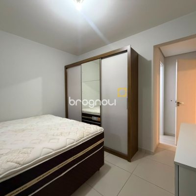Apartamento com 67m², 2 quartos (sendo 1 suíte), 1 garagem, no bairro Praia de Fora em Palhoça