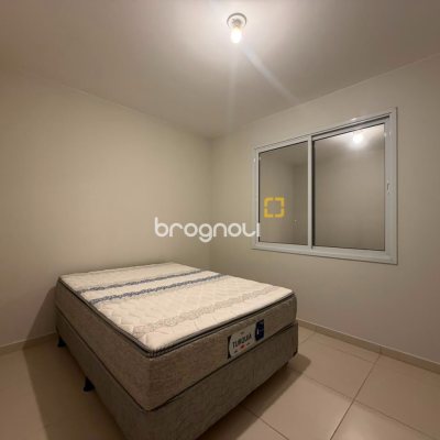 Apartamento com 67m², 2 quartos (sendo 1 suíte), 1 garagem, no bairro Praia de Fora em Palhoça