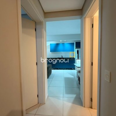 Apartamento com 67m², 2 quartos (sendo 1 suíte), 1 garagem, no bairro Praia de Fora em Palhoça