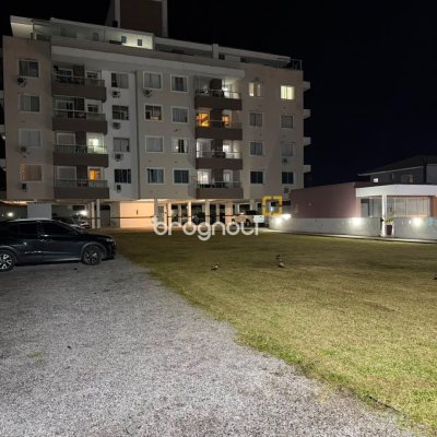 Apartamento com 67m², 2 quartos (sendo 1 suíte), 1 garagem, no bairro Praia de Fora em Palhoça