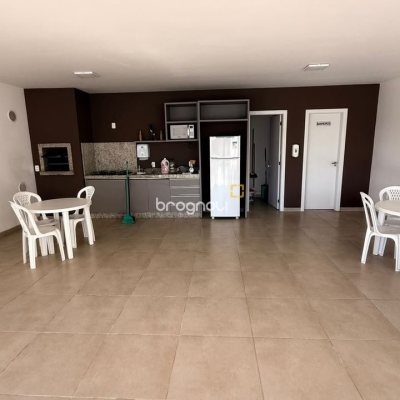 Apartamento com 67m², 2 quartos (sendo 1 suíte), 1 garagem, no bairro Praia de Fora em Palhoça