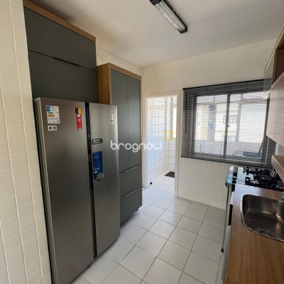 Apartamento com 67m², 2 quartos (sendo 1 suíte), 2 garagens, no bairro Ingleses do Rio Vermelho em Florianópolis