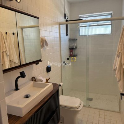 Apartamento com 67m², 2 quartos (sendo 1 suíte), 2 garagens, no bairro Ingleses do Rio Vermelho em Florianópolis