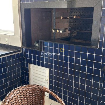 Apartamento com 67m², 2 quartos (sendo 1 suíte), 2 garagens, no bairro Ingleses do Rio Vermelho em Florianópolis