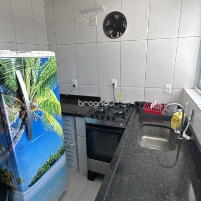 Apartamento com 67m², 2 quartos (sendo 1 suíte), 2 garagens, no bairro Ingleses do Rio Vermelho em Florianópolis