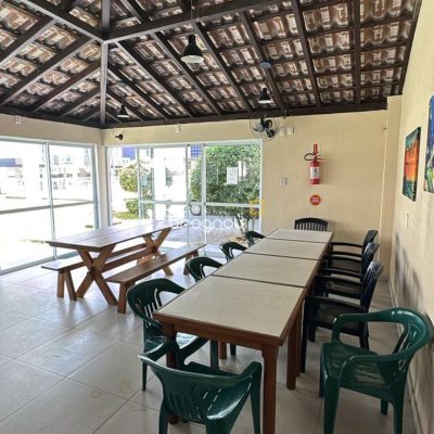 Apartamento com 67m², 2 quartos (sendo 1 suíte), 2 garagens, no bairro Ingleses do Rio Vermelho em Florianópolis