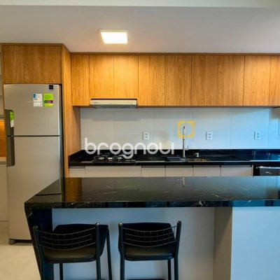 Apartamento com 79m², 2 quartos (sendo 1 suíte), 1 garagem, no bairro João Paulo em Florianópolis