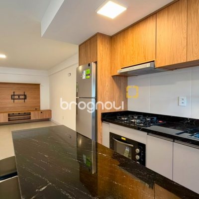 Apartamento com 79m², 2 quartos (sendo 1 suíte), 1 garagem, no bairro João Paulo em Florianópolis