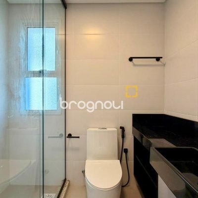 Apartamento com 79m², 2 quartos (sendo 1 suíte), 1 garagem, no bairro João Paulo em Florianópolis