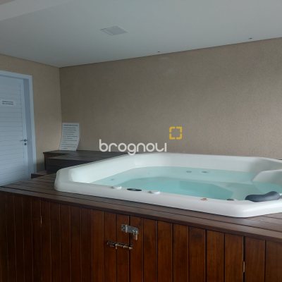 Apartamento com 79m², 2 quartos (sendo 1 suíte), 1 garagem, no bairro João Paulo em Florianópolis