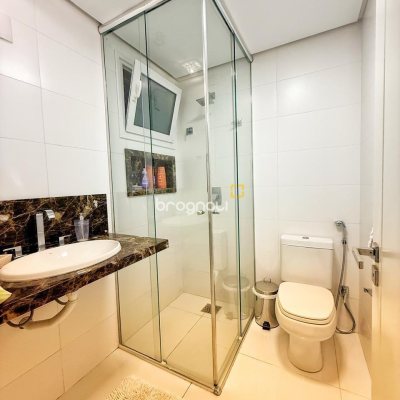 Apartamento com 122m², 3 quartos (sendo 3 suítes), 2 garagens, no bairro Agronômica em Florianópolis