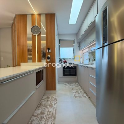 Apartamento com 73m², 2 quartos (sendo 1 suíte), 1 garagem, no bairro Agronômica em Florianópolis