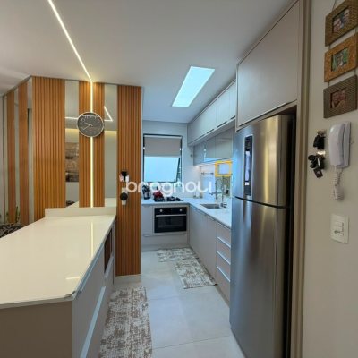 Apartamento com 73m², 2 quartos (sendo 1 suíte), 1 garagem, no bairro Agronômica em Florianópolis
