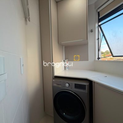 Apartamento com 73m², 2 quartos (sendo 1 suíte), 1 garagem, no bairro Agronômica em Florianópolis