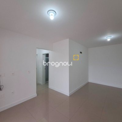 Apartamento com 81m², 2 quartos (sendo 1 suíte), 1 garagem, no bairro Barreiros em São José