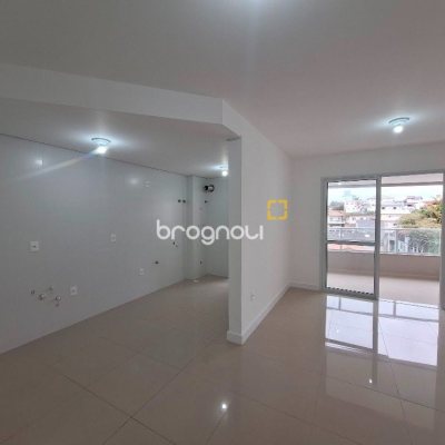 Apartamento com 81m², 2 quartos (sendo 1 suíte), 1 garagem, no bairro Barreiros em São José