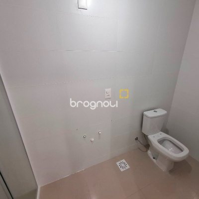 Apartamento com 81m², 2 quartos (sendo 1 suíte), 1 garagem, no bairro Barreiros em São José
